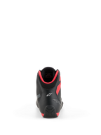 Alpinestars Celer sko, motorcykelsko, sort og klar rød, set bagfra med hvidt Astar-logo på hælen og klar rød polstring ved kraven, strømlinet sportsperformance-design