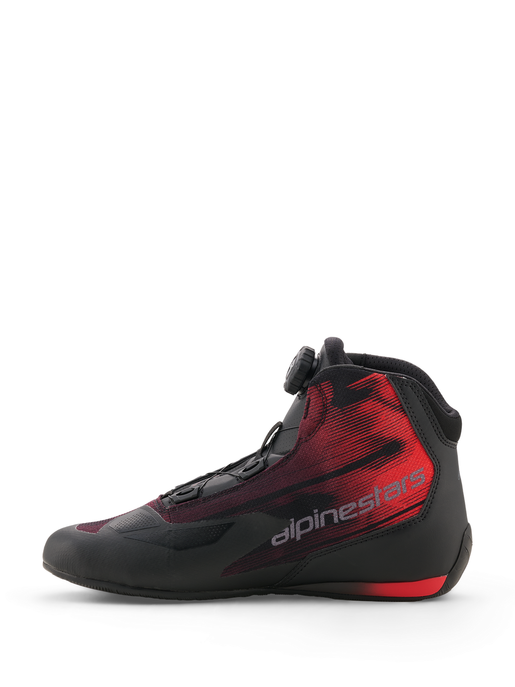Alpinestars Celer Superair-sko, motorcykelsko, sort og klar rød, sideprofil der viser Alpinestars Rotor Closure System-drejeknap, ventileret airflow-tekstiloverdel og markant rød gradientgrafik med Alpinestars-navnetræk