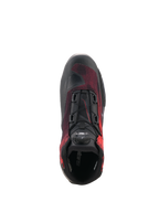 Alpinestars Celer Superair sko, motorcykelsko, sort og klar rød, set oppefra, der viser Rotor Lukningssystem-drejeknappen, åndbart airflow-tekstil og forstærket konstruktion til sportskørsel.