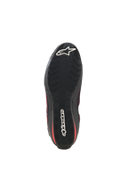 Alpinestars Celer Superair sko, motorcykelsko, sort og klar rød, set fra bunden, der viser den sorte oliebestandige gummiydersål med et tekstureret bølget grebsmønster og hvid Alpinestars-branding på tåen og hælen