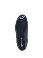Alpinestars Faster-3 Rideknit® sko, motorcykel-køresko, sort, bundvisning af sålen med tekstureret slidmønster, hvidt Alpinestars-tekstlogo og stjernelogo, designet til road racing-præstation