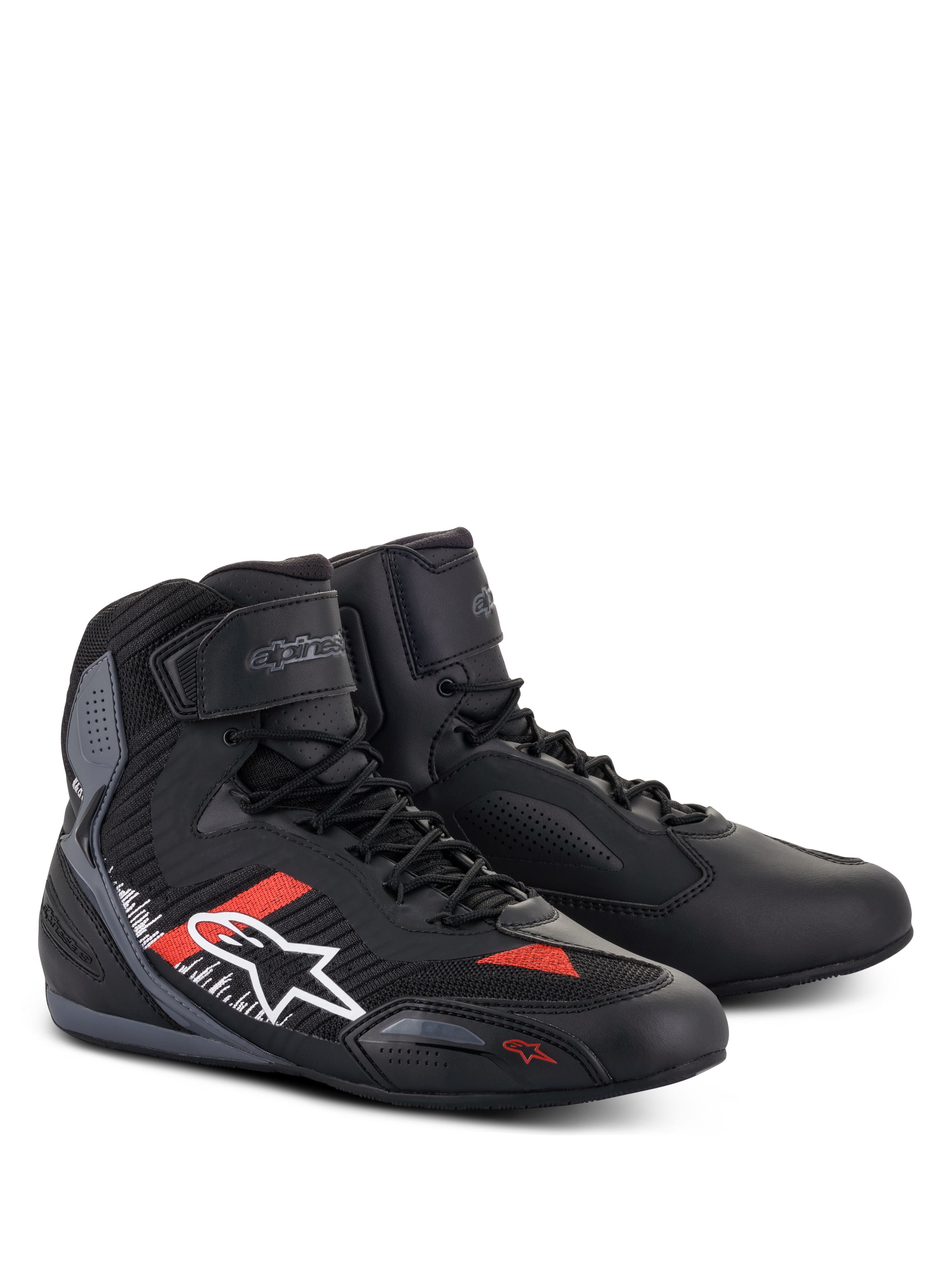 Alpinestars Faster-3 Rideknit® sko, motorcykel-køresko, sort, grå og klar rød, overdel i mikrofiber og strikket tekstil, hvidt Alpinestars-logo på siden med røde og hvide detaljer, snørelukning med velcro-ankelrem, strømlinet road-racing-design