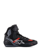 Alpinestars Faster-3 Rideknit® sko, motorcykelsneakers, sort med grå og klare røde detaljer, high-top design med hvidt stjernelogo, åndbar strikkonstruktion, ankelrem, grå teksturerede paneler, sort og grå sål