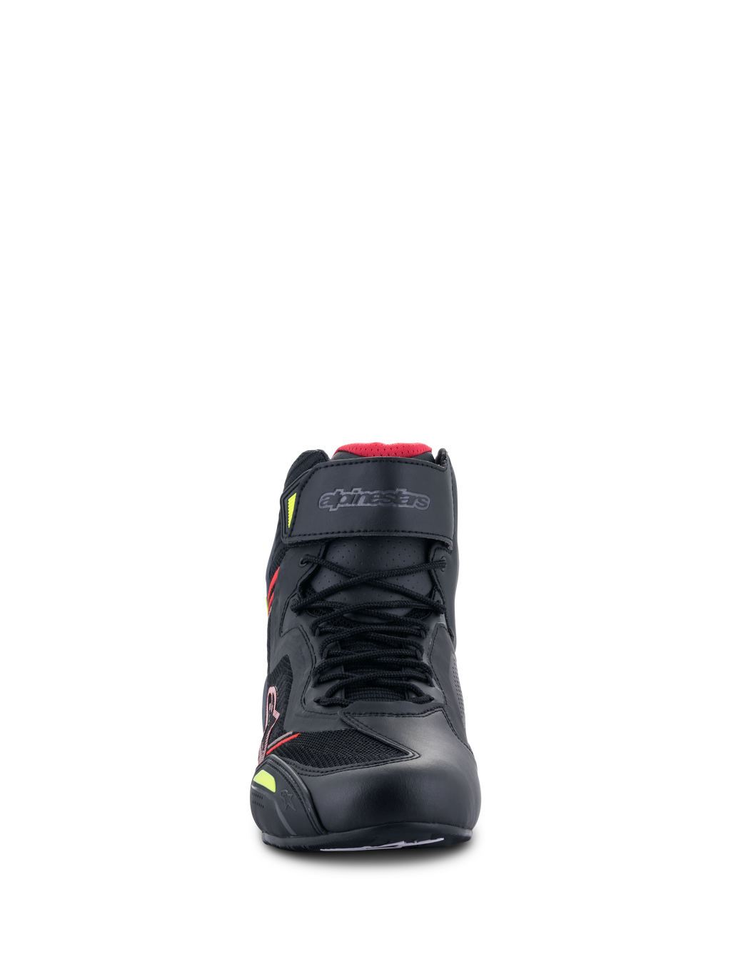 Alpinestars Faster-3 Rideknit® sko, motorcykelsko, sort med røde og Yellow Fluo-detaljer, set forfra med snørebånd, en velcro-ankelrem og åndbare strikkede paneler med rødt for
