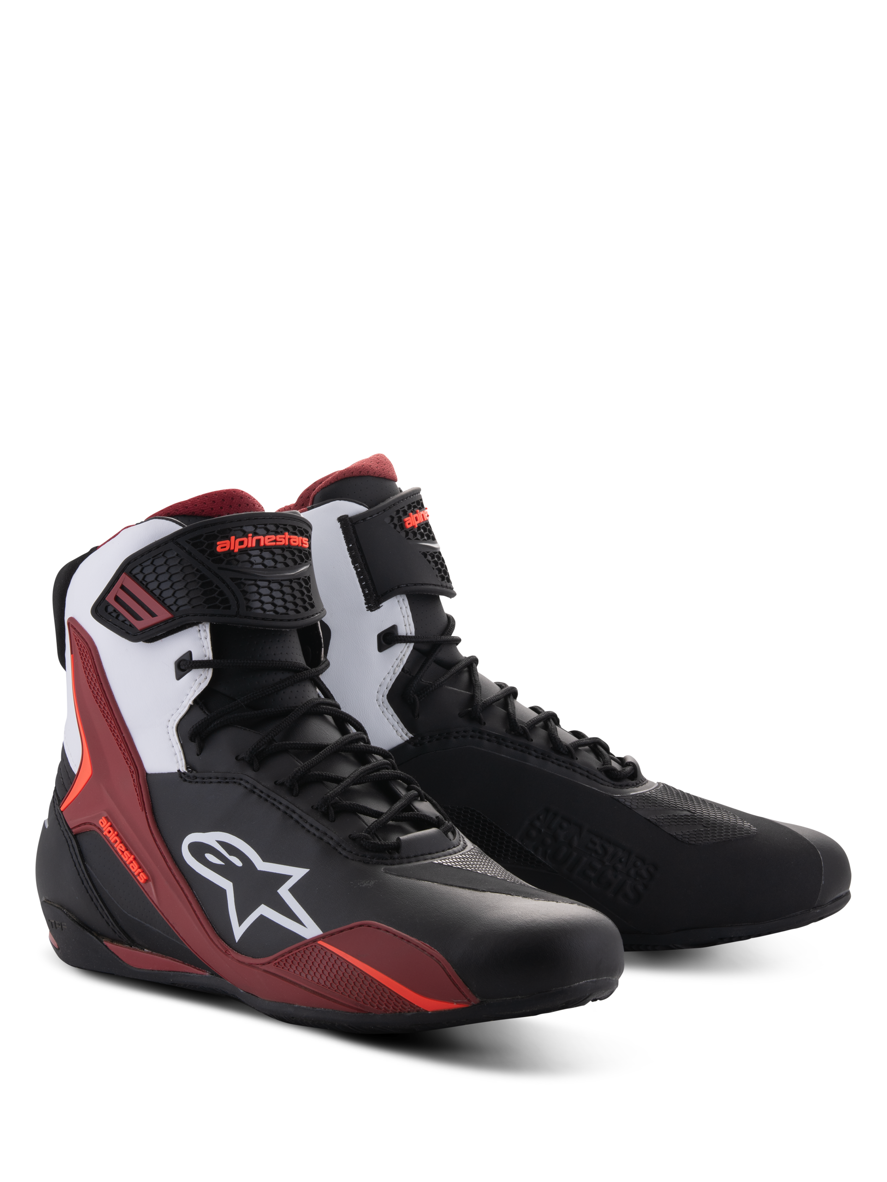 Alpinestars Faster-4 sko, motorcykel-køresko, sort, hvid og mørkerød, med snørebåndslukning og ankelstrop, hvidt Alpinestars-logo på siden, sporty design med forstærket beskyttelse til landevejskørsel