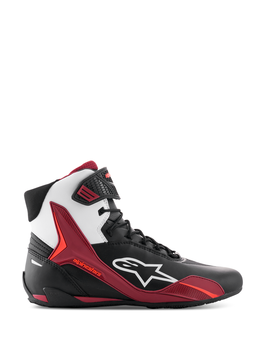 Alpinestars Faster-4 sko, high-top motorcykel-køresko, sort, hvid og mørkerød, sideprofil med hvidt Alpinestars-logo og røde TPU-støttepaneler, snøredesign med en sportslig racing-stil, holdbar mikrofiberkonstruktion.