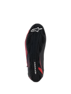 Alpinestars Faster-4 sko, motorcykelkøresko, sort, hvid og mørkerød, set nedefra af den teksturerede gummisål, med hvidt stjernelogo og Alpinestars-logo, slidstærkt grebsmønster til performance-vejkørsel