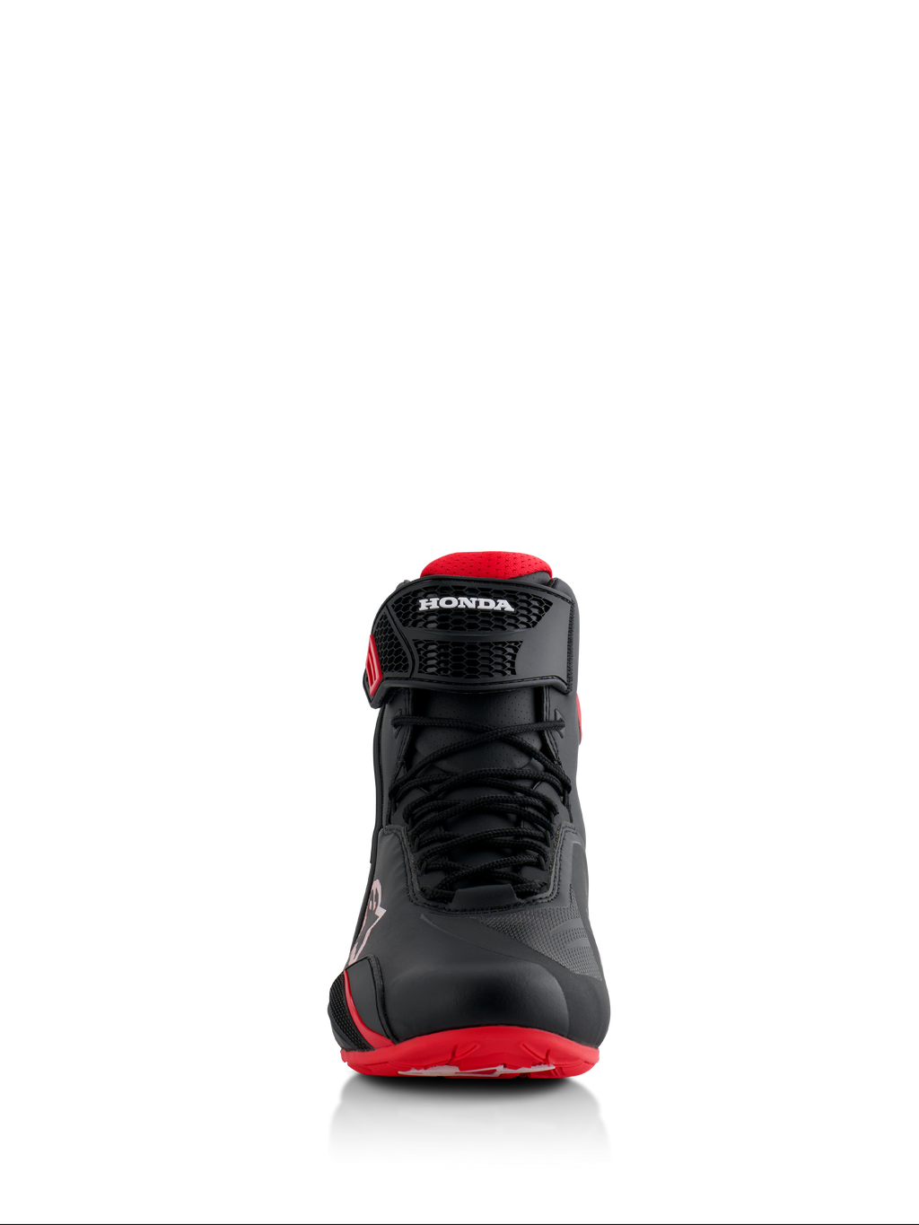 Alpinestars Honda Faster-4 sko, sort og rød, set forfra, med sømløs mikrofiberkonstruktion, snørelukning og justerbar ankelstrop med Honda-branding