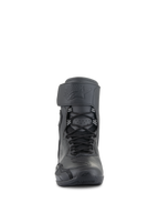 Alpinestars Superfaster køresko, Sort Sort, set forfra af høj motorcykelsko med speed lace-system, bred øverste rem med præget logo og strømlinet beskyttende design