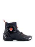 Alpinestars SP-2 køresko, sportsmotorcykelfodtøj, sort med røde fluo-detaljer, sidevisning med BOA-hurtiglukkesystem, perforerede mikrofiberpaneler for luftgennemstrømning, hvidt Alpinestars-logo på hælen og et strømlinet, moderne design med mat og blank finish