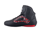 Alpinestars FQ20 Faster-3 Rideknit® sko, motorcykel-køresko, sort med rød og hvid Fabio Quartararo-grafik, high-top design med snørebånd og ankelrem, rød hældetalje, set fra siden