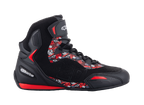 Alpinestars FQ20 Faster-3 Rideknit-sko, sorte high-top motorcykelsko med klare røde og hvide grafikker, Fabio Quartararo-logoer og mønstre, strikket mesh-overdel med snørebånd og ankelrem, sporty gummisål med røde accenter, strømlinet racerinspireret design