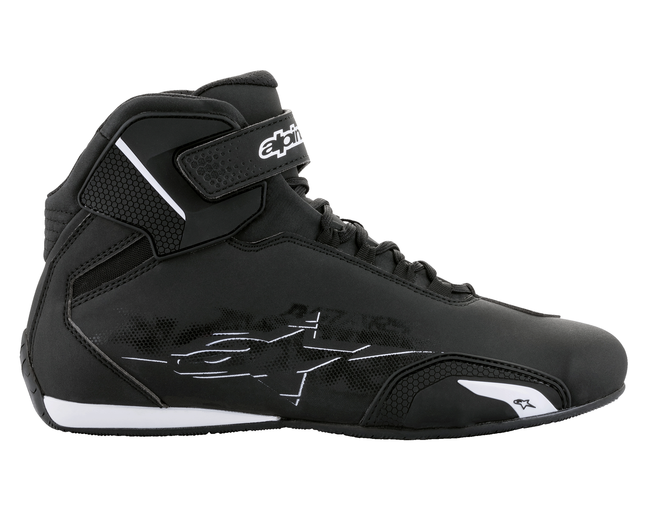 Alpinestars Sektor-sko, motorcykelsko, sort og hvid, sideprofil med letvægts mikrofiber-overdel, hurtigsnøringssystem og ankelstrop med burrebånd og hvid branding, elegant beskyttende design til landevejskørsel