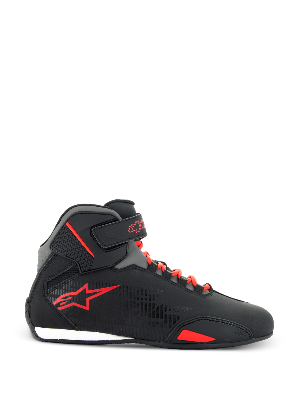 Alpinestars Sektor-sko, motorcykel køresko, sort og klar rød, sidebillede der viser sort mikrofiberoverdel, klare røde snørebånd, rødt stjernelogo og justerbar ankelstrop, strømlinet design til vej- og sportskørsel
