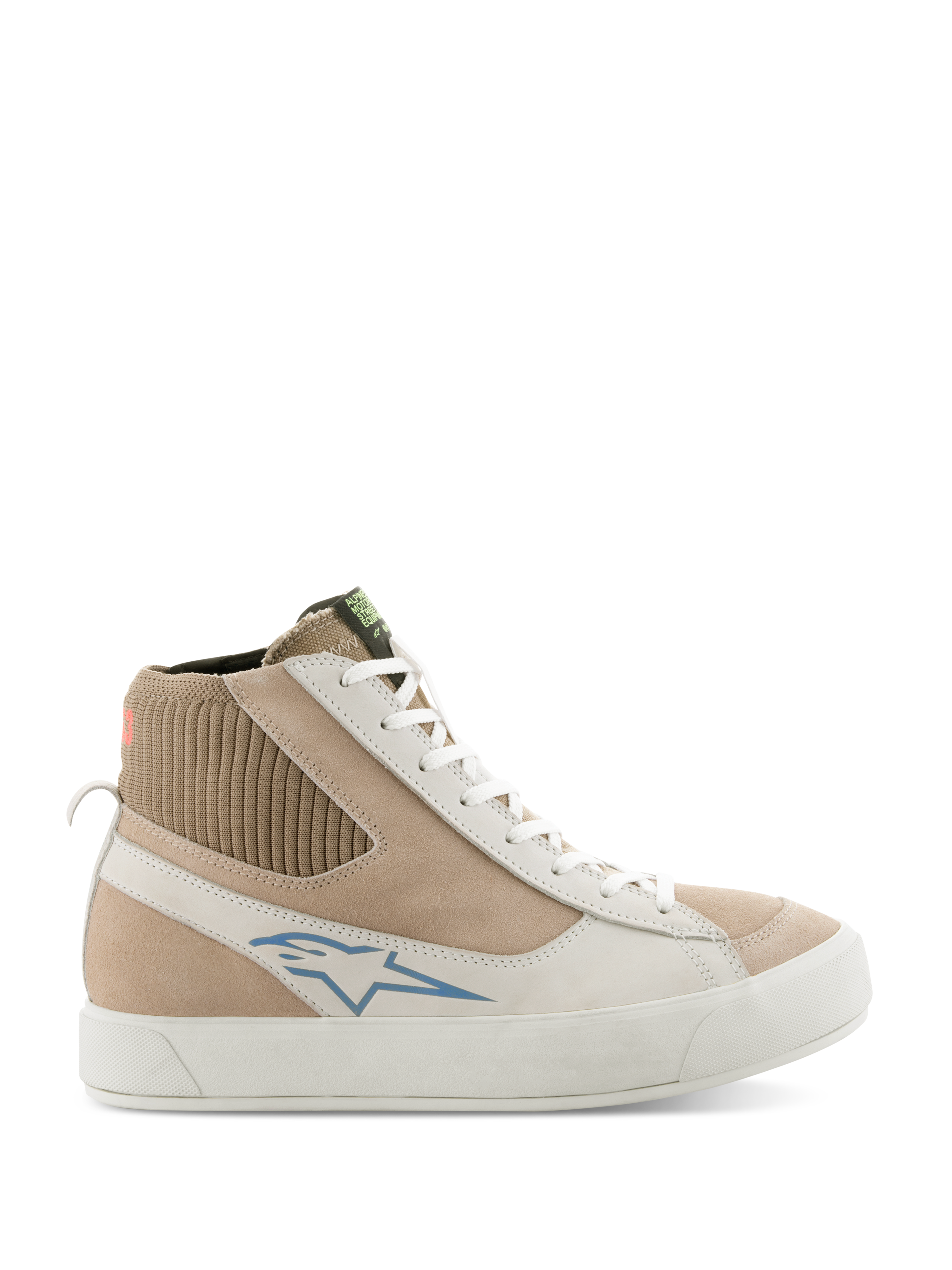Alpinestars Stella Stated Podium sko, high-top køresneakers til damer, hvid og lysegrå, beige overdel i ruskind og læder, blåt Alpinestars-logo, ribstrikket ankelkrave, tyk hvid vulkaniseret sål, retro skatestil