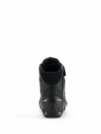 Alpinestars Faster-4 Drystar® sko, motorcykelkøresko, Black Cool Gray, set bagfra med forstærket hæl, polstret krave og refleksdetaljer, vandtæt mikrofiberkonstruktion til sportskørsel