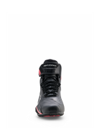 Alpinestars Stella Faster-4 Drystar® sko, motorcykelsko til kvinder, sort, grå og Coral Fluo, set forfra med snørelukning, beskyttende ankelstrop med logo og koralfarvede detaljer