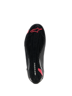 Alpinestars Stella Faster-4 Drystar® sko, motorcykelsko til damer, sort og koral-fluo, set nedefra af den teksturerede gummisål med grebsmønster, Astars-logo og Alpinestars-branding.