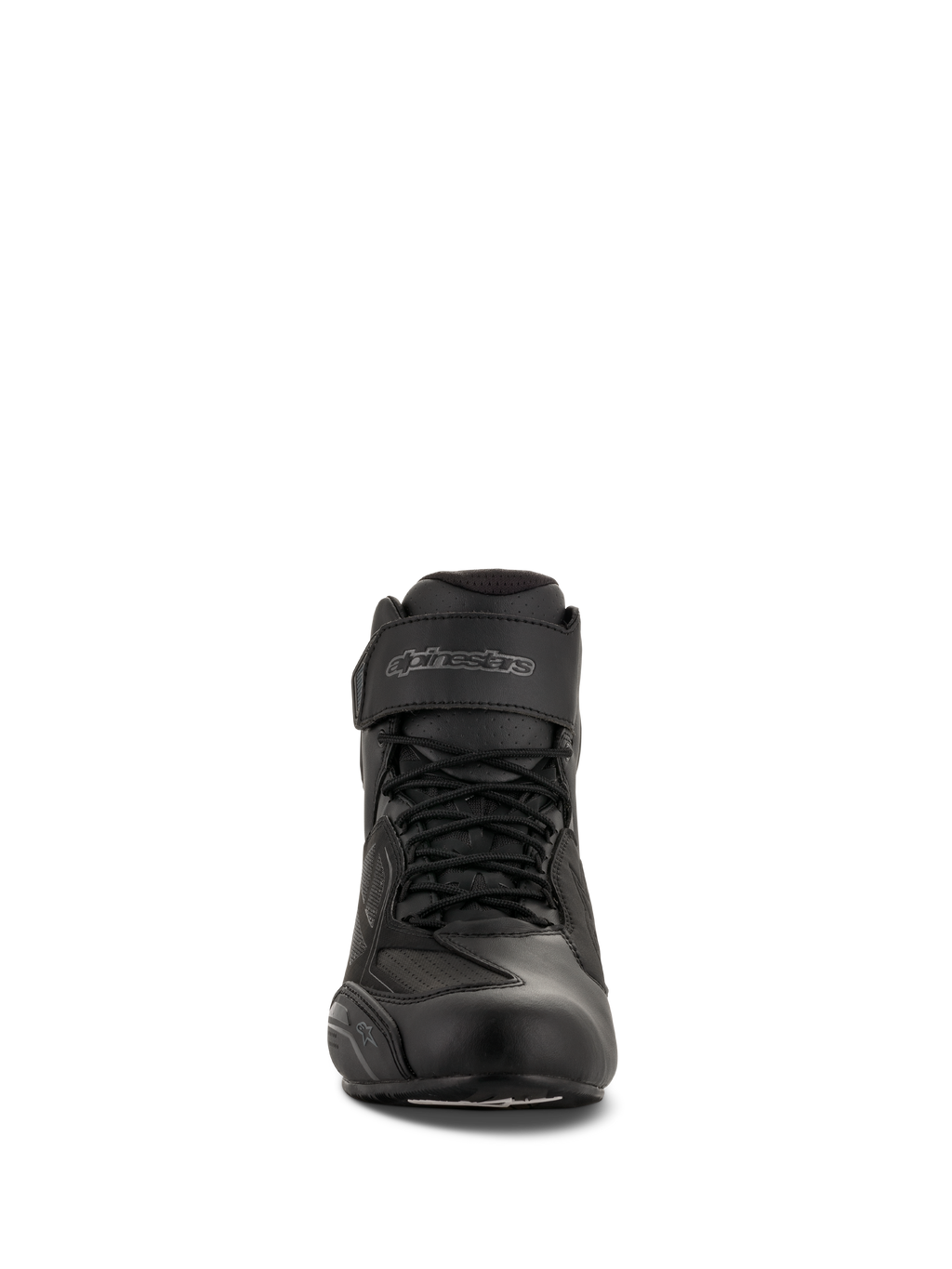 Alpinestars Faster-3 Drystar® køresko, Black Cool Gray, set forfra med snørelukning og velcro-ankelstrop, vandtæt motorcykelfodtøj i mikrofiber.