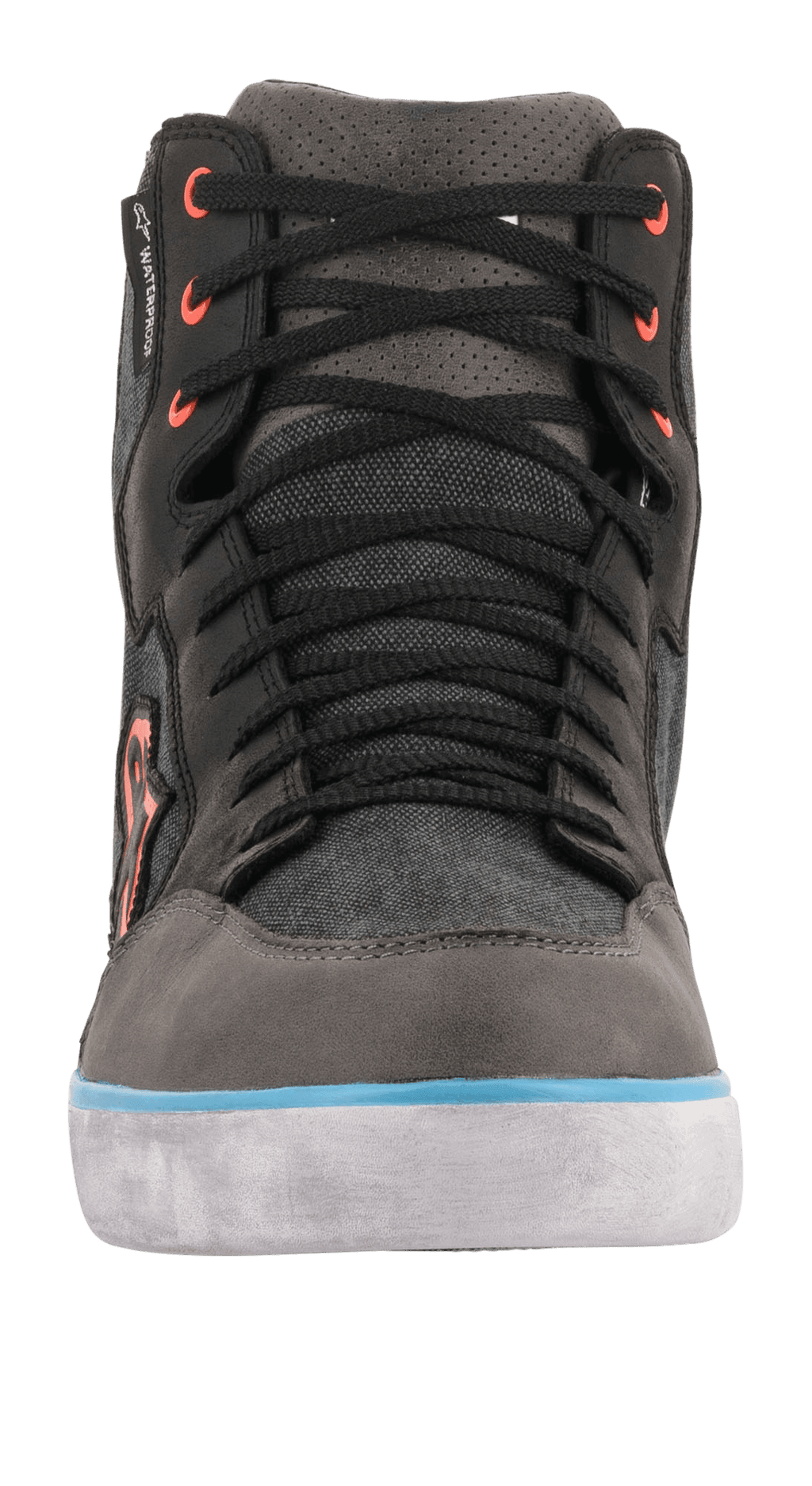 Alpinestars J-6 Waterproof Canvas ridesko, set forfra, sort og antracit med lyseblå såldetalje og orange snørehuller, motorcykelstøvle i sneaker-stil med vandtæt membran
