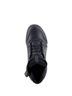 Alpinestars Chrome Drystar® Shoes, urbane motorcykelsko, sort og fluorescerende gul, set fra oven viser førsteklasses læderkonstruktion, snørebånd med gule detaljer og polstret krave for komfort