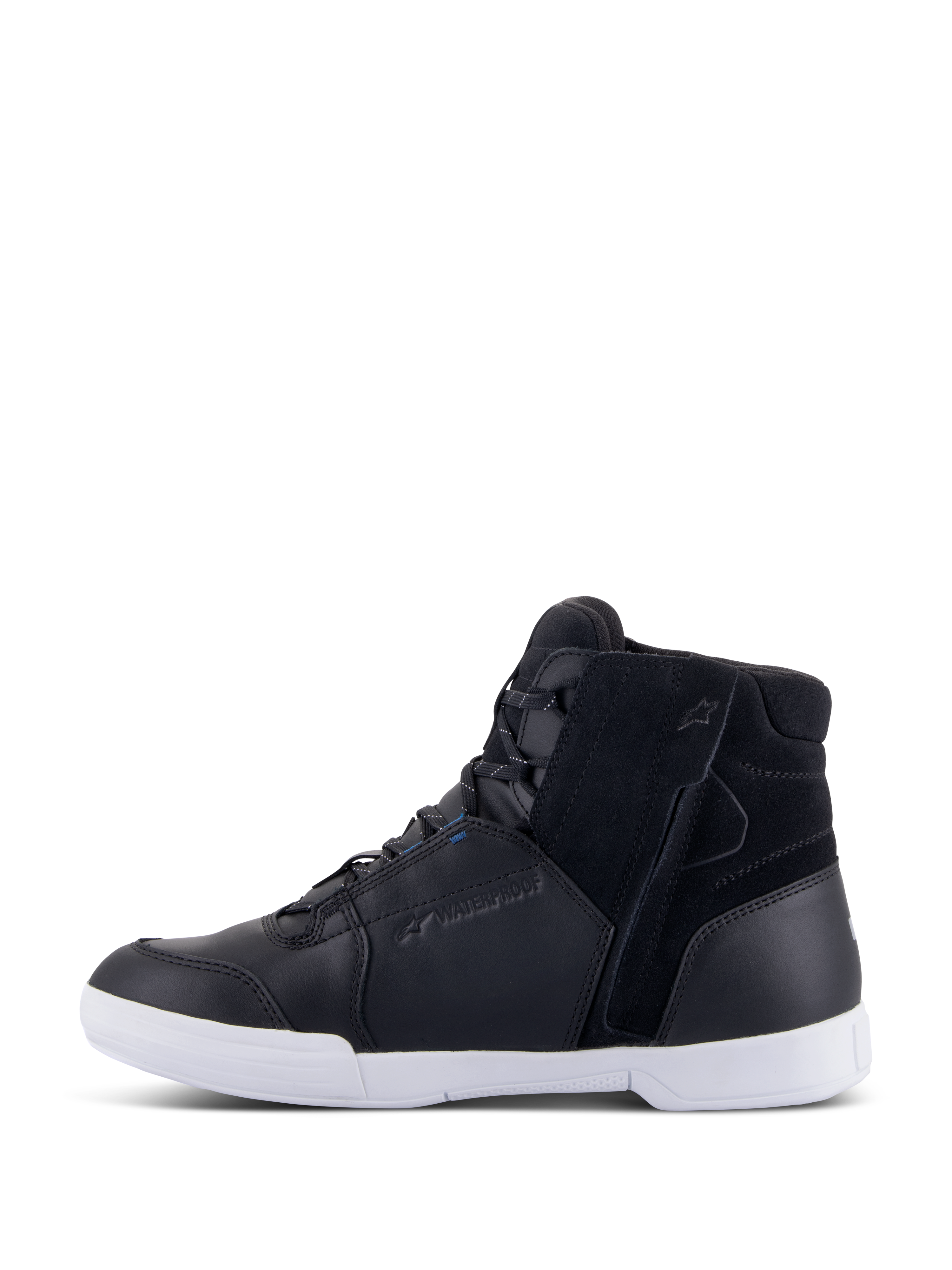 Alpinestars Chrome Drystar® sko, motorcykelsko til bykørsel, sort og hvid med blå detaljer, overdel i læder og ruskind, lynlås i siden, hvid sål, vandtæt branding, afslappet high-top sneaker-stil