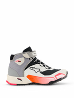 Alpinestars CR-X Women's Drystar® Riding Shoes, mid-top motorcykelsko i hvid, mellemgrå, sort og Diva Pink, sidevisning med ankelrem, tekstureret sål med greb og atletisk design til urban pendling.