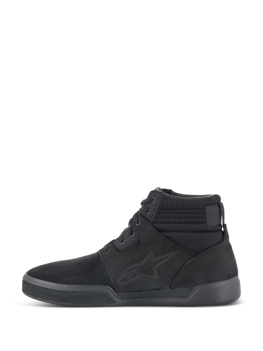 Alpinestars Primer køresko, motorcykelsko, sort, sideprofil, afslappet high-top sneaker-design med Alpinestars-logo, tekstureret krave og flad sål