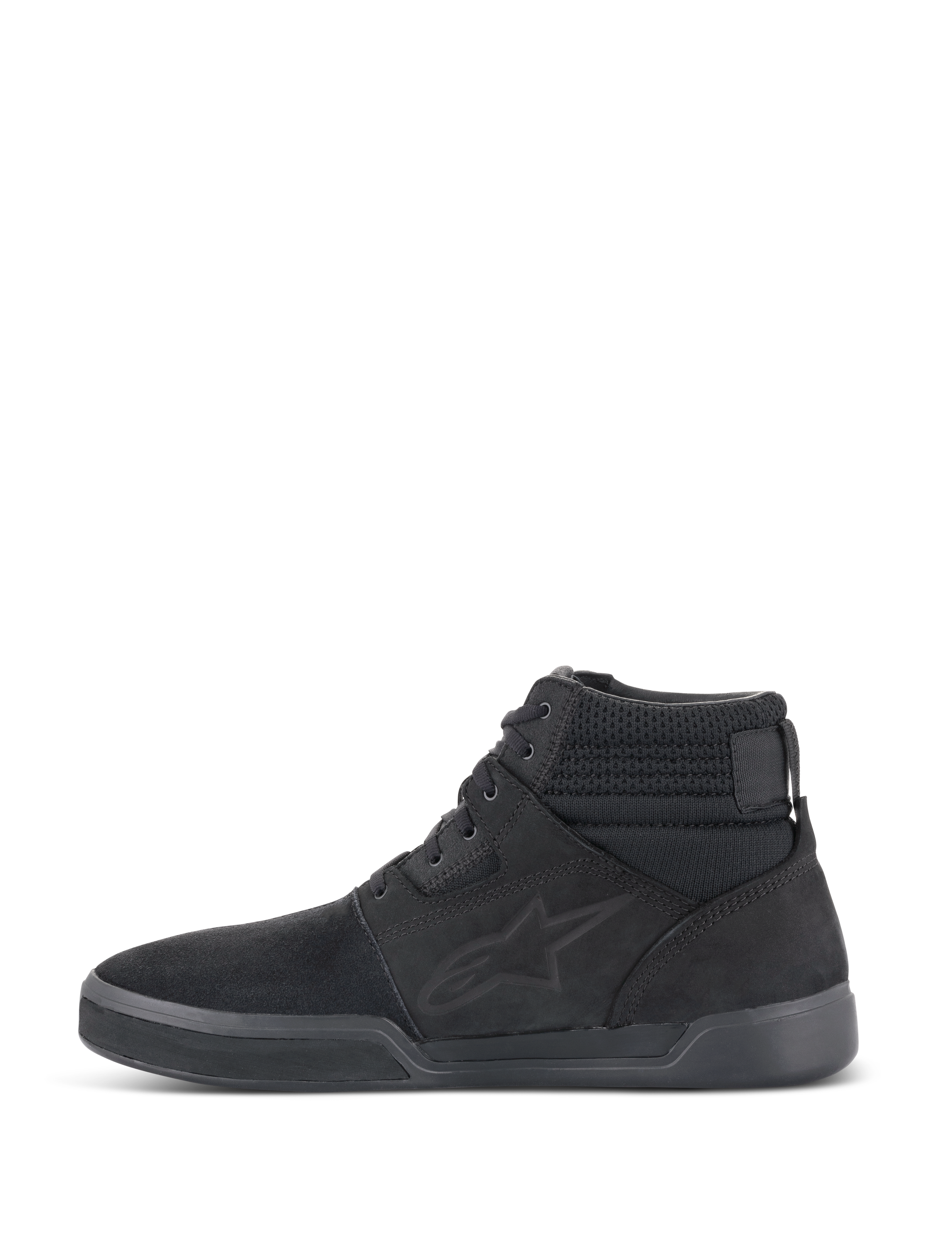 Alpinestars Primer køresko, motorcykelsko, sort, sideprofil, afslappet high-top sneaker-design med Alpinestars-logo, tekstureret krave og flad sål