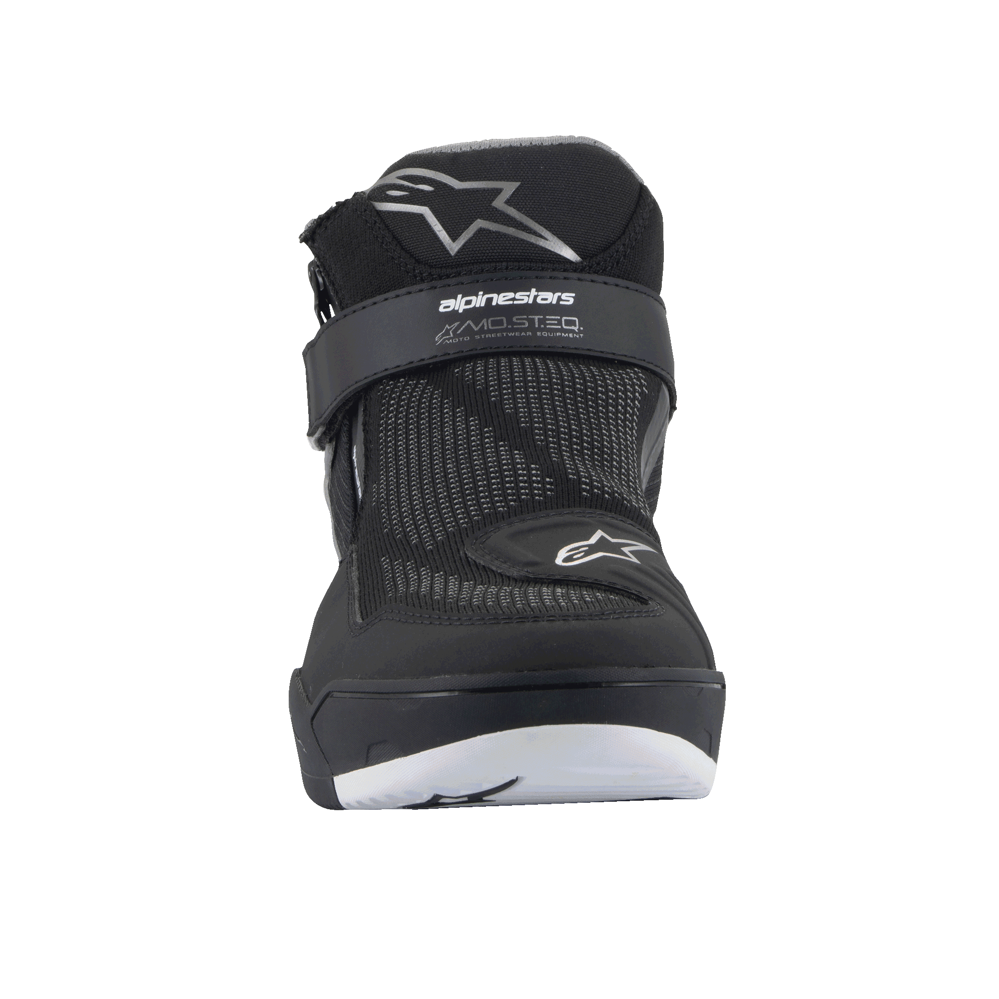 Alpinestars Speedflight Street Shoes, Black Gun Metal, set forfra med mesh-overdel, krog og løkke ankelrem med MO.ST.EQ.-branding og stjernelogoer, moderne urbane motorcykelsko