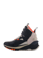 Alpinestars Speedstreet sko, Black Almond Hot Orange, high-top motorcykelsko med overdel i mikrofiber, mandelfarvet beige hælpanel og varmt orange for, med en stor ankelrem og tekstureret sål, urbant streetwear-inspireret design