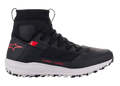 Alpinestars Speedforce sko, motorcykelsko, sort, hvid og rød, set fra siden, høj løbesko-silhuet med MATRYX® tekstiloverdel, hvid mellemsål, rødt stjernelogo på hælen og røde numeriske koordinater på siden, urbant beskyttende fodtøj