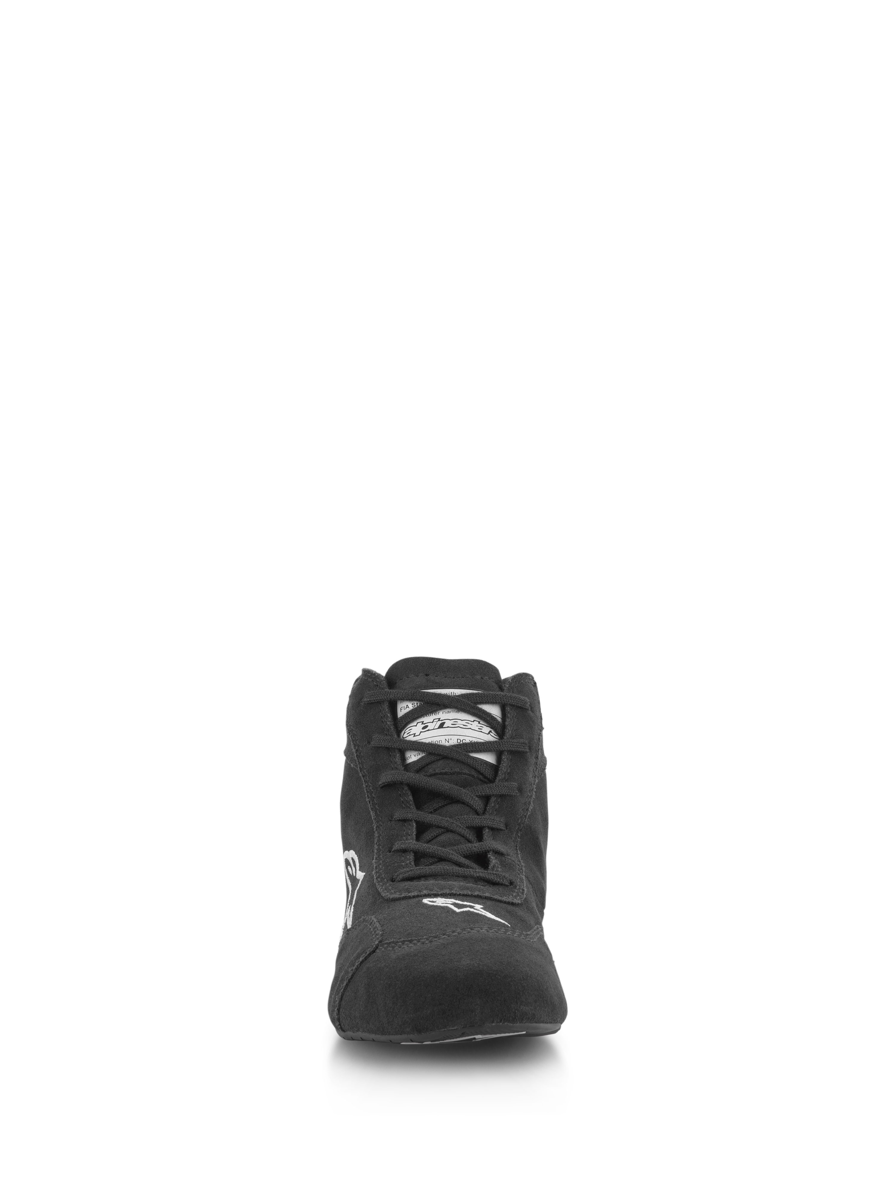 Alpinestars SP V2 sko, auto-køresko, sort, set forfra med overdel i premium ruskind, asymmetrisk snøresystem, hvidt Alpinestars-logo på tåen, professionelt motorsportfodtøj