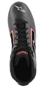 Alpinestars Tech-1 K Start V2 sko, karting-sko, Asphalt Black og Orange Fluo, set oppefra, med sorte snørebånd, hvidt stjernelogo på tåen og åndbare perforerede paneler med klare orange detaljer