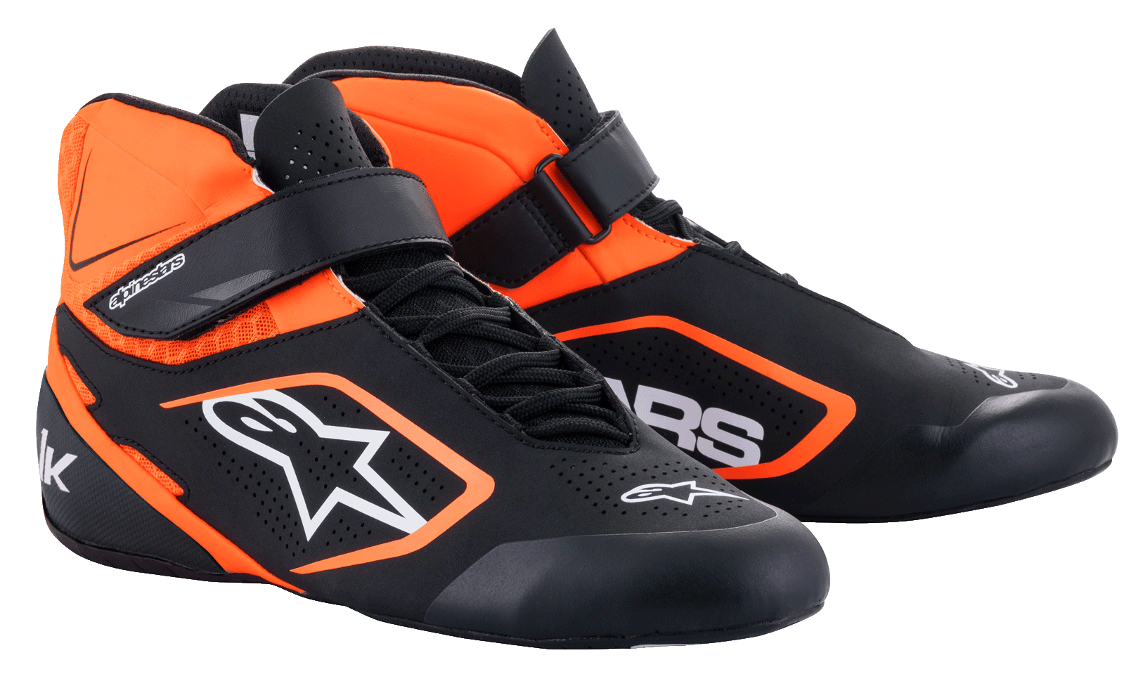 Alpinestars Youth Tech-1 K V2-sko, karting-fodtøj, sort og orange fluo med hvide detaljer, høje racersko med dobbelt lukkesystem med snørebånd og velcrorem, perforeret mikrofiberkonstruktion, markant hvidt logo