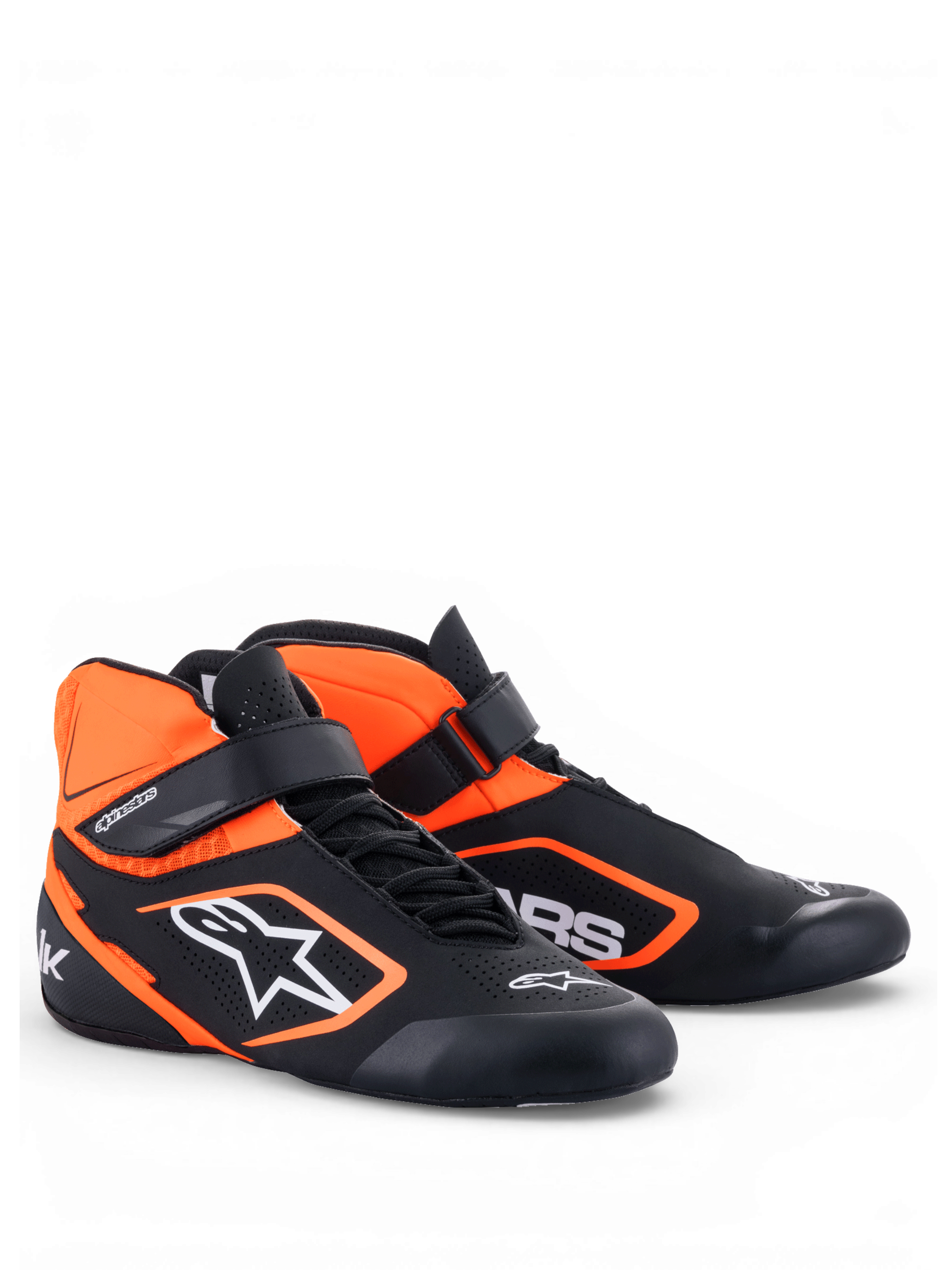 Alpinestars Tech-1 K V2 sko, kartingkøresko til ungdom og voksne, sort og orange fluo, åndbar perforeret mikrofiberoverdel, asymmetrisk lukkesystem og ultratynd Formel 1-specifikationssål for optimal pedalfølelse ved gokart racing.