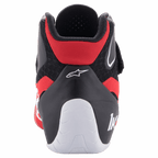 Alpinestars Tech-1 K V2 sko, kartingsko, rød, sort og hvid, set bagfra med den lavt skårne akilleskrave, hvid hæl med '1K'-logo og Alpinestars stjernelogo på den sorte overdel