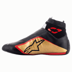 Alpinestars Supermono V2 Shoes FIA, auto køresko, sort, guld og rød, profilvisning fra siden med en strømlinet læderkonstruktion i ét stykke, guld sidepanel med sort stjernelogo, røde detaljer og en ribbet elastisk krave.