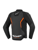 Alpinestars GP Force V2 læderjakke, motorcykeljakke i læder, sort og rød fluo, set bagfra med hvide Alpinestars-logoer og orange Racing Ahead-tekst, fluo-røde vinkelformede detaljer, flerpanelkonstruktion med forbøjede ærmer