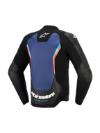 Alpinestars GP Force V2 Læderjakke, set bagfra, sort læder med et stort blåt midterpanel og neonrøde detaljer, med Alpinestars-logo og 'RACING AHEAD'-branding nederst på ryggen, sportsmotorcykeludstyr