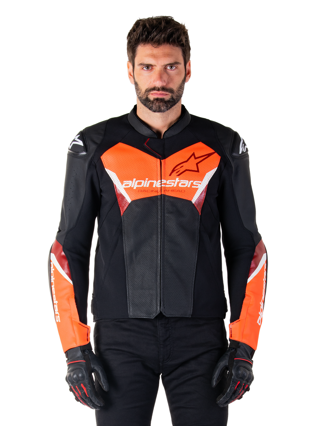 Alpinestars Faster V3 Airflow læderjakke, motorcykeljakke til racing, sort og rød fluo, perforeret læderkonstruktion med hvide og røde detaljer, båret med sorte handsker, performance-udstyr til gadekørsel