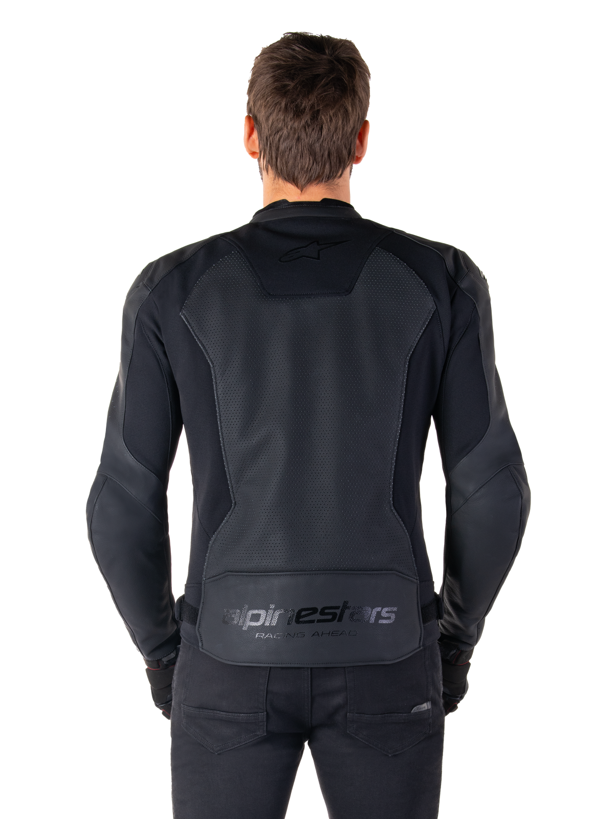 Alpinestars Faster V3 Airflow læderjakke, set bagfra på model, sort, med perforeret læderrygpanel for luftstrøm, diskret branding og ergonomisk sportspasform