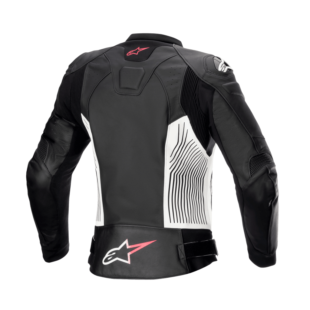 Alpinestars Stella GP Plus V4 læderjakke til kvinder, sort, hvid og Diva Pink, set bagfra, hvide sidepaneler med sorte grafiske linjer, lyserøde og hvide Alpinestars-logoer på øvre og nedre ryg, læder-accordeon-strækpaneler for øget bevægelighed