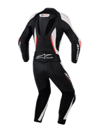 Alpinestars Stella GP-R7 2-delt læderdragt til kvinder, set bagfra, sort, hvid og fluorescerende rød, aerodynamisk pukkel, harmonika-strækpaneler og perforeret læder til professionel racing-performance.