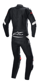 Alpinestars Stella GP Plus 2-delt læderdragt, sort, hvid og klar rød, set bagfra, med Tech-Air Ready-branding og Alpinestars-logo på lænden, ergonomisk beskyttelsesdragt med strækpaneler til motorcykelrace.