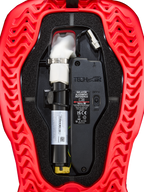 Alpinestars Tech-Air® 5 Plasma airbag-reservepatron, tilbehør til airbagsystem, rød og sort, indvendigt nærbillede der viser den hvide argon-inflatorpatron med sølvklemme, elektronisk kontrolenhed med tænd/sluk-kontakt og bølgeformet rillet rød ydre skal