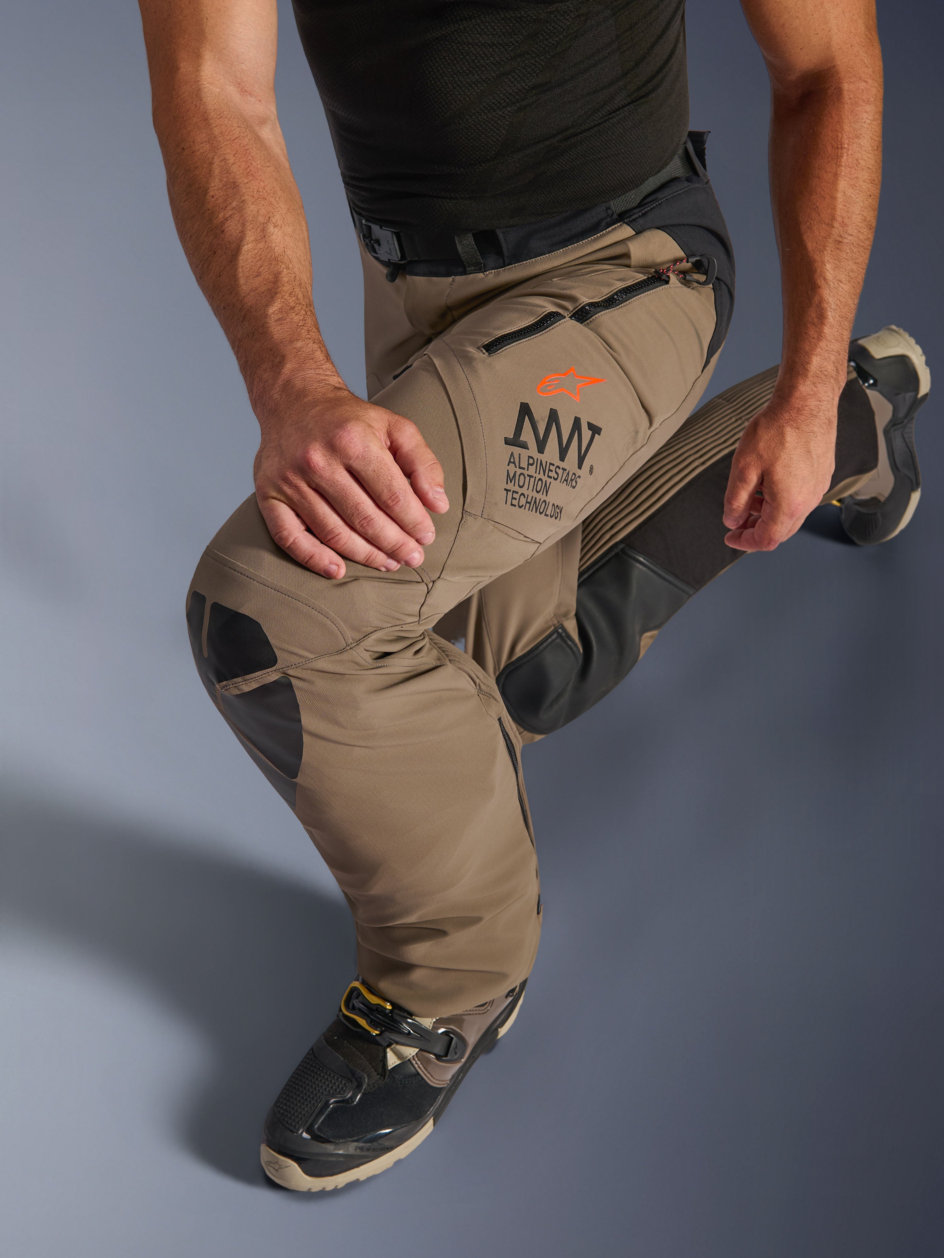 AMT-8 Stretch Drystar® XF - Black Motorcycle Pants | Alpinestars®