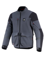 Alpinestars Maxdura Drystar®XF Laminated Armored Shell, motorcykeljakke, mørkegrå og sort, set forfra med store cargolommer, røde lynlåsdetaljer, 'ALL TERRA'-logo på brystet og justerbare remme på ærmerne, teknisk adventure-touringudstyr