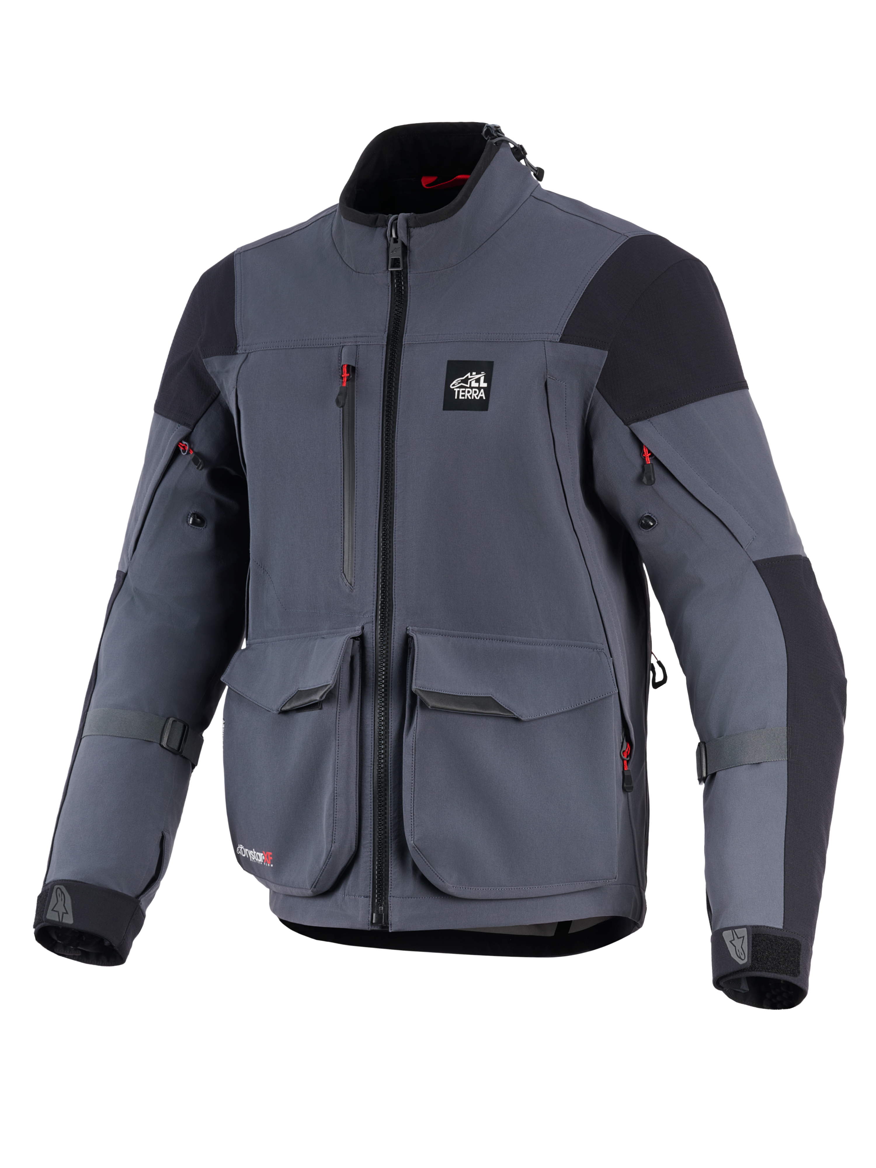 Alpinestars Maxdura Drystar®XF Laminated Armored Shell, motorcykeljakke, mørkegrå og sort, set forfra med store cargolommer, røde lynlåsdetaljer, 'ALL TERRA'-logo på brystet og justerbare remme på ærmerne, teknisk adventure-touringudstyr