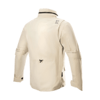 Alpinestars MO.ST.EQ Field Waterproof Primaloft-jakke, motorcykeljakke, Sand Military, set bagfra med høj krave og hætte, der kan pakkes væk, justering af ærmevolumen og letvægts ripstop-konstruktion i en moderne field jacket-stil